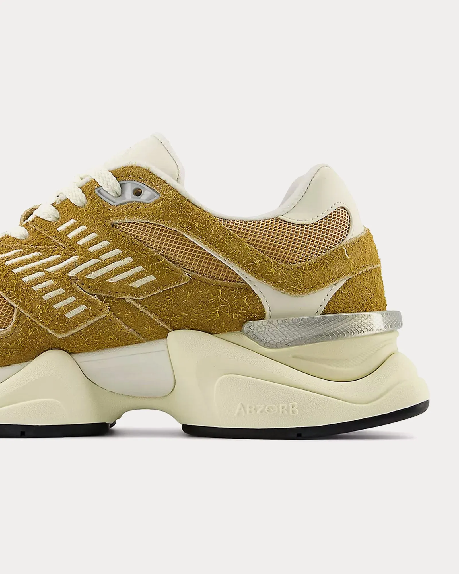 9060 Great Plains / Calcium/ Linen Low Top Sneakers