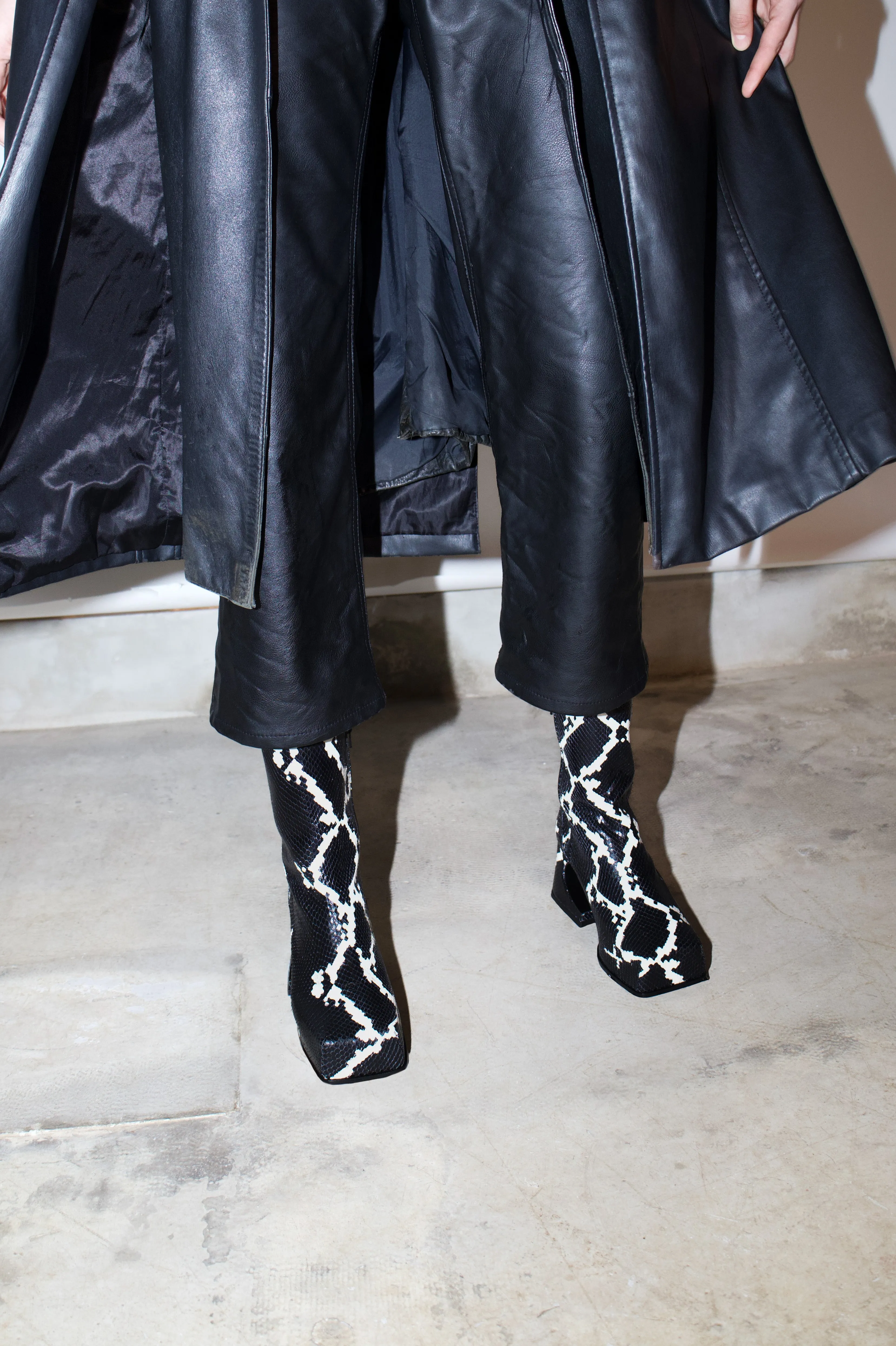 BLACK SNOW ROXY BOOTS