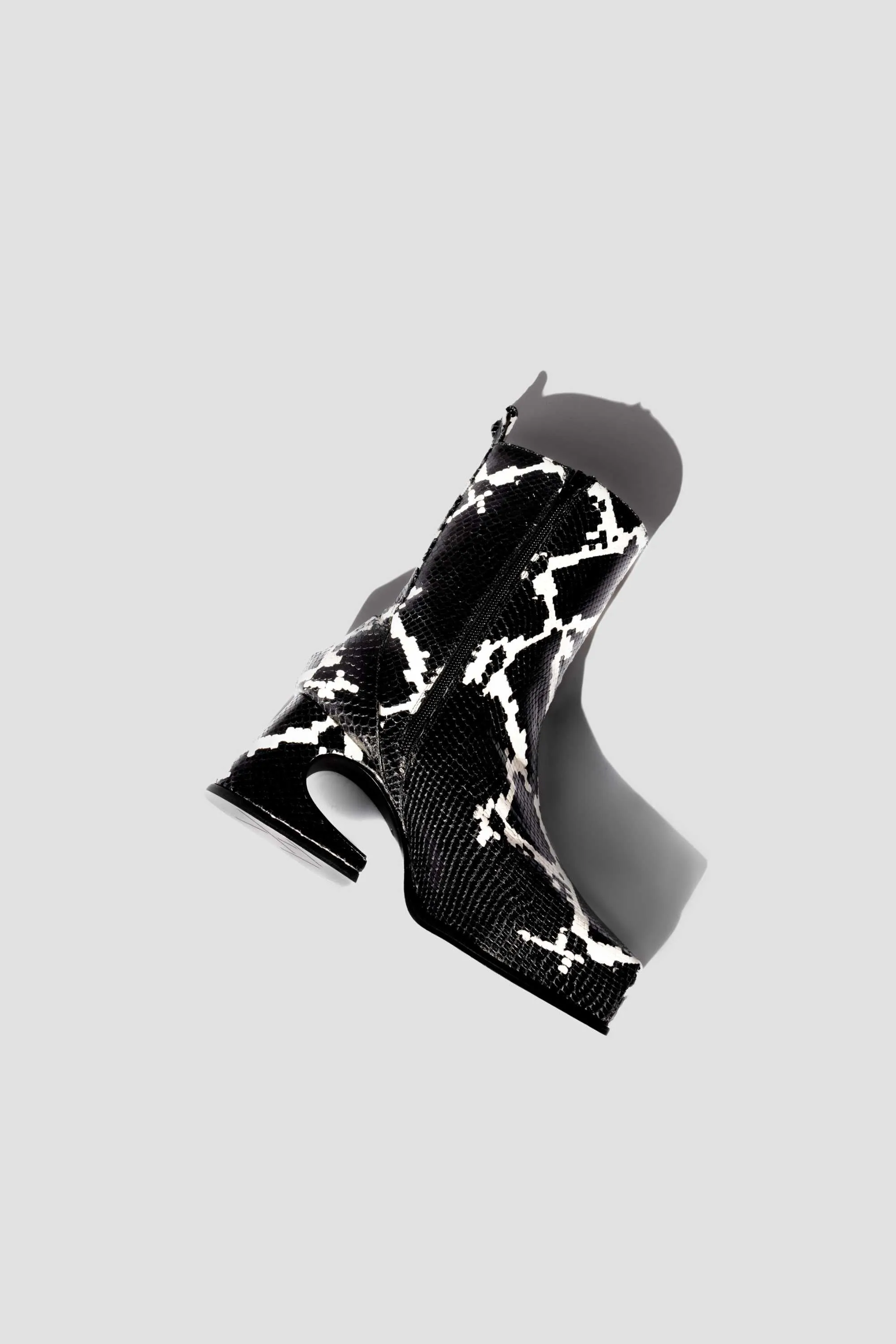 BLACK SNOW ROXY BOOTS