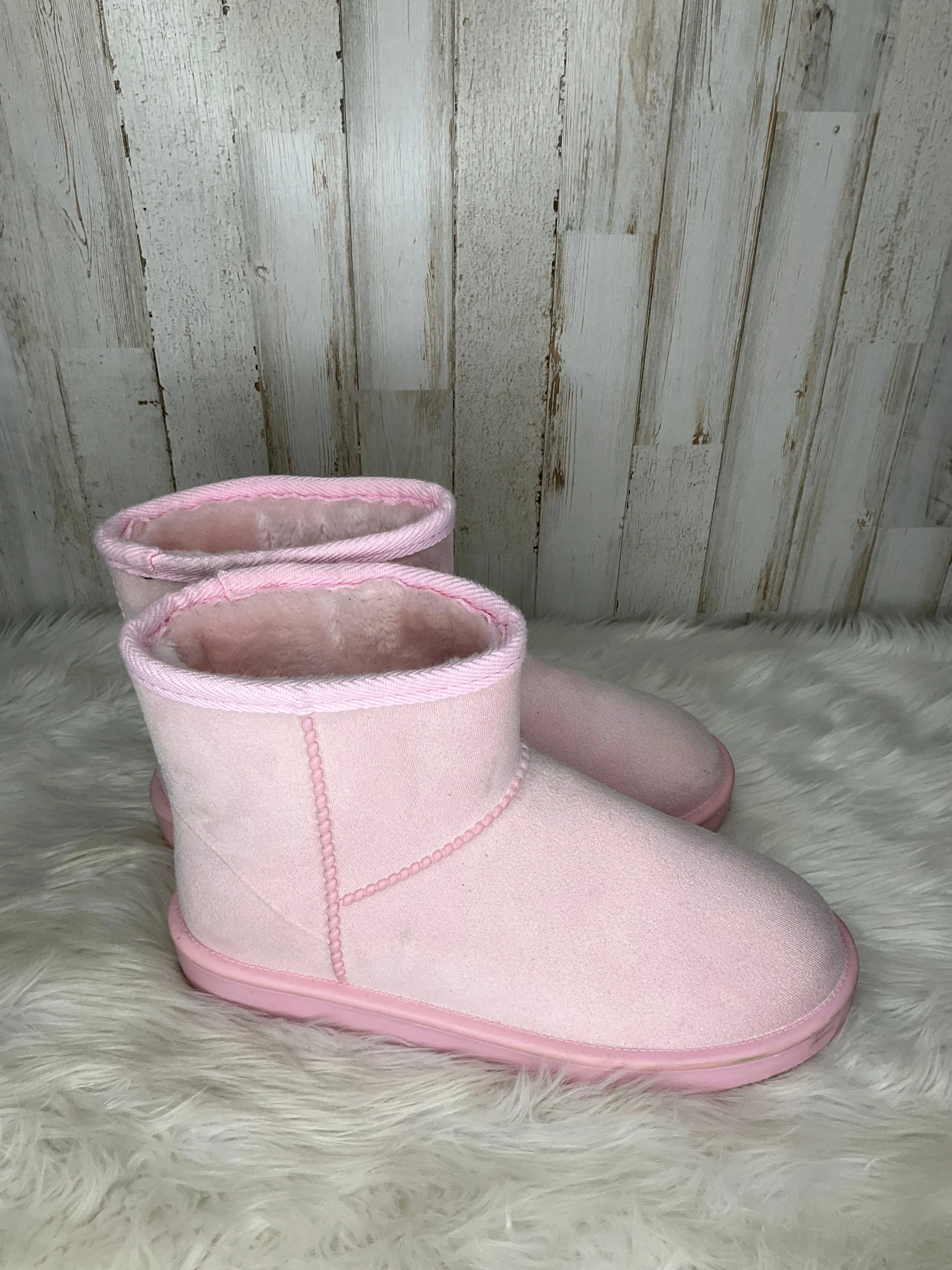 Boots Snow By Clothes Mentor In Pink, Size: 9