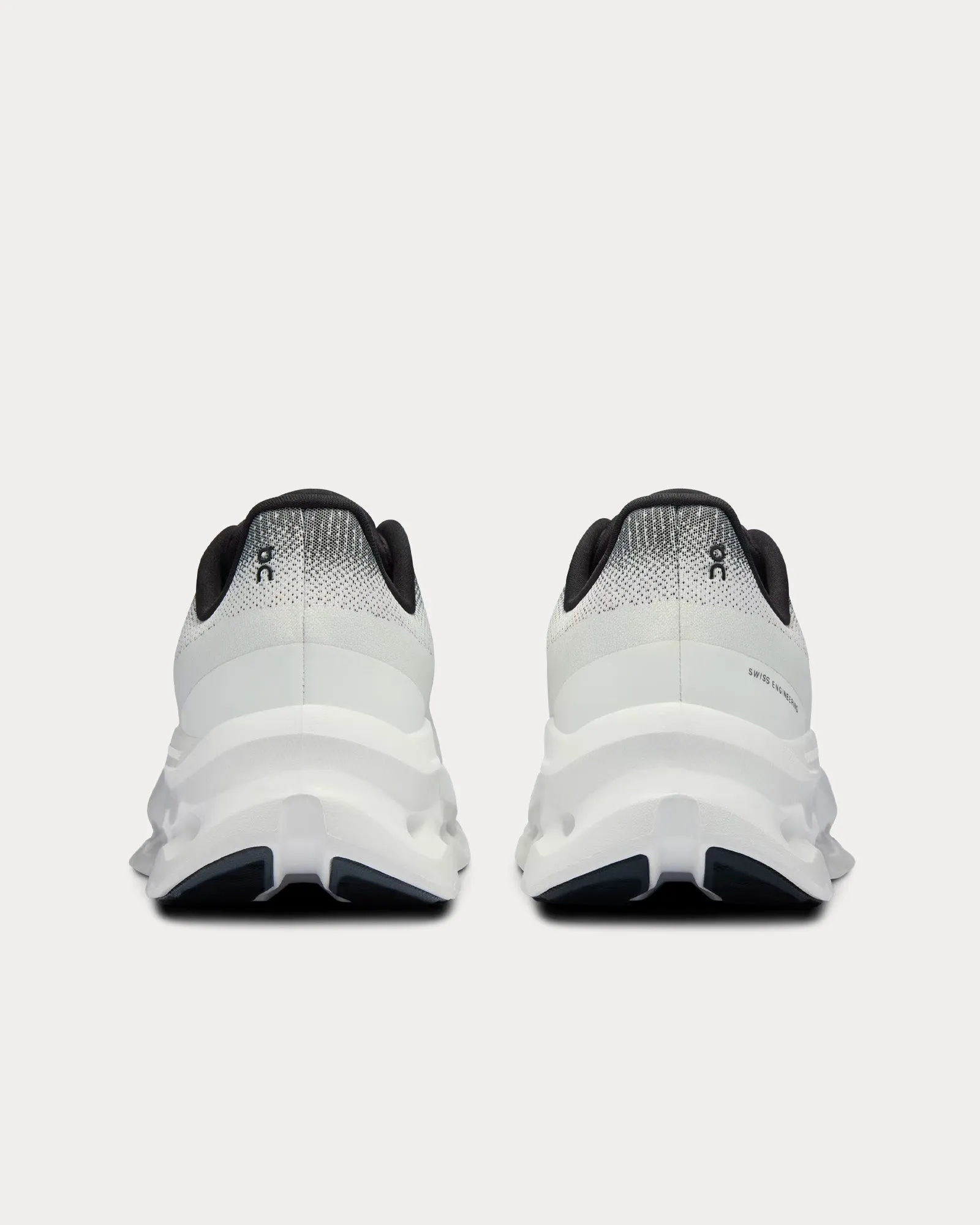 Cloudtilt Black / Ivory Low Top Sneakers