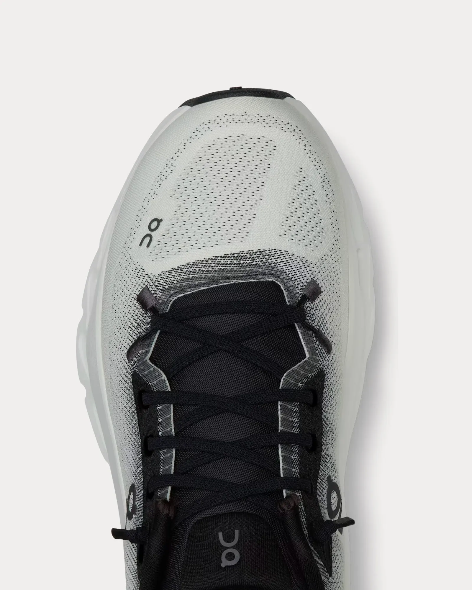 Cloudtilt Black / Ivory Low Top Sneakers