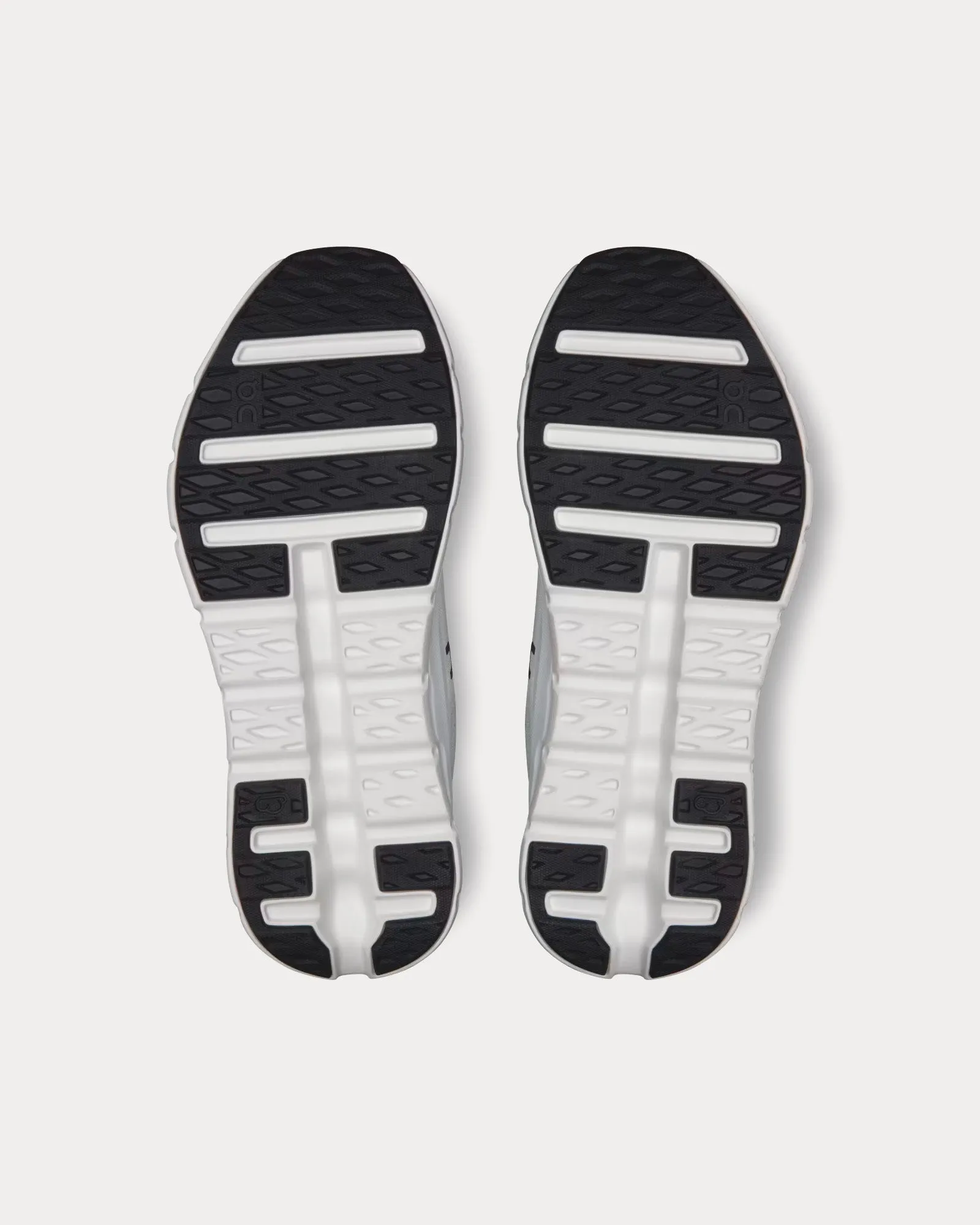 Cloudtilt Black / Ivory Low Top Sneakers