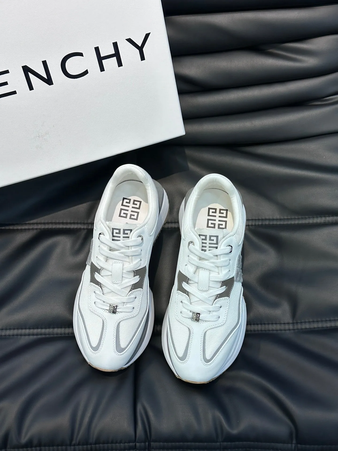 GVC White Sneakers-012