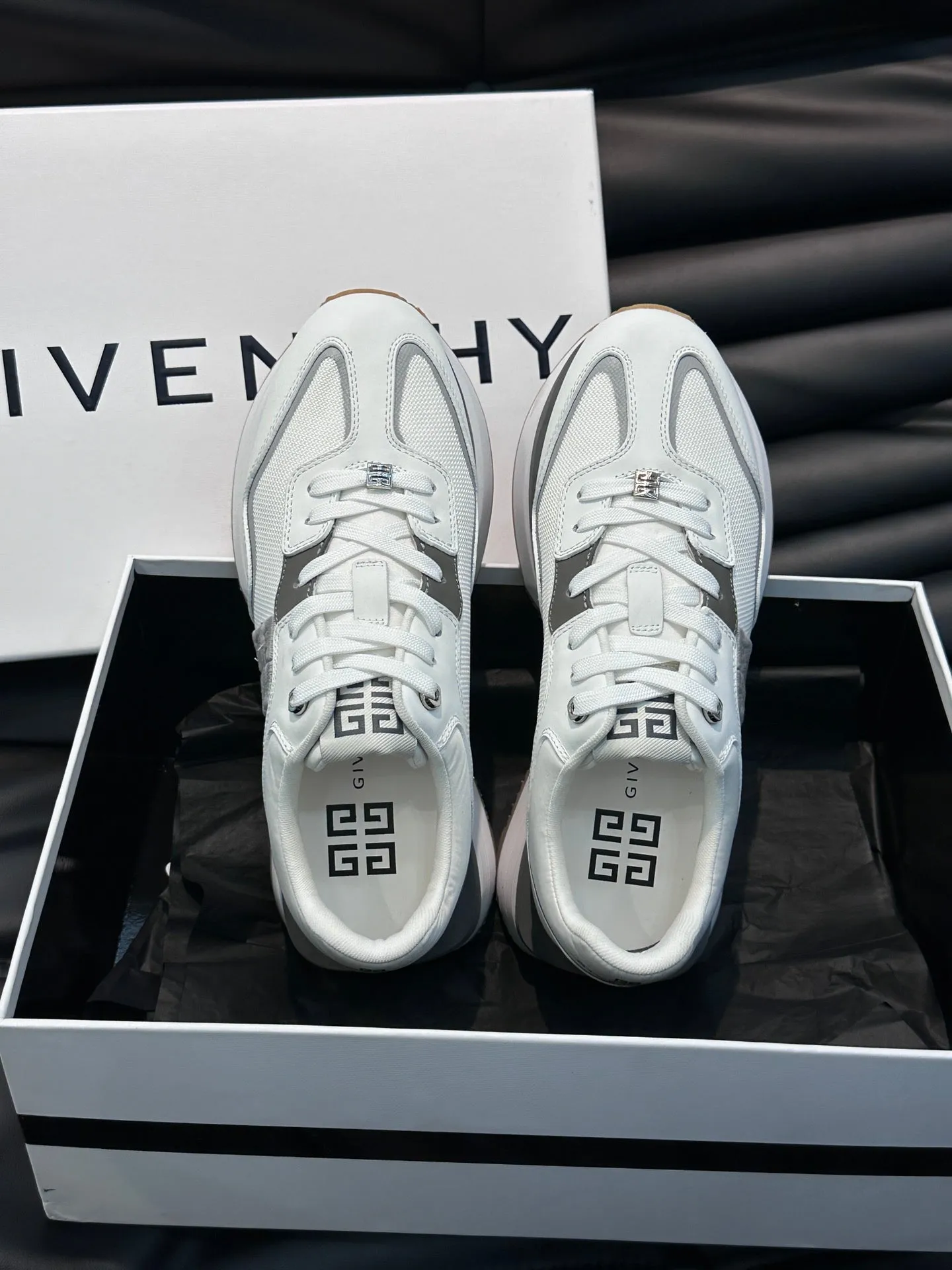 GVC White Sneakers-012
