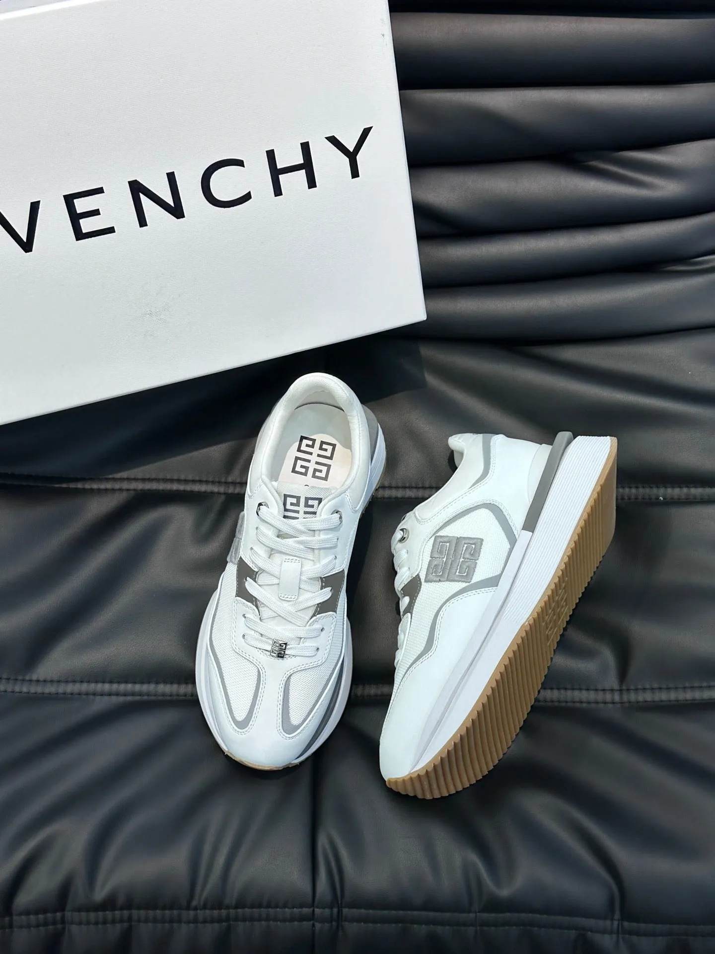 GVC White Sneakers-012