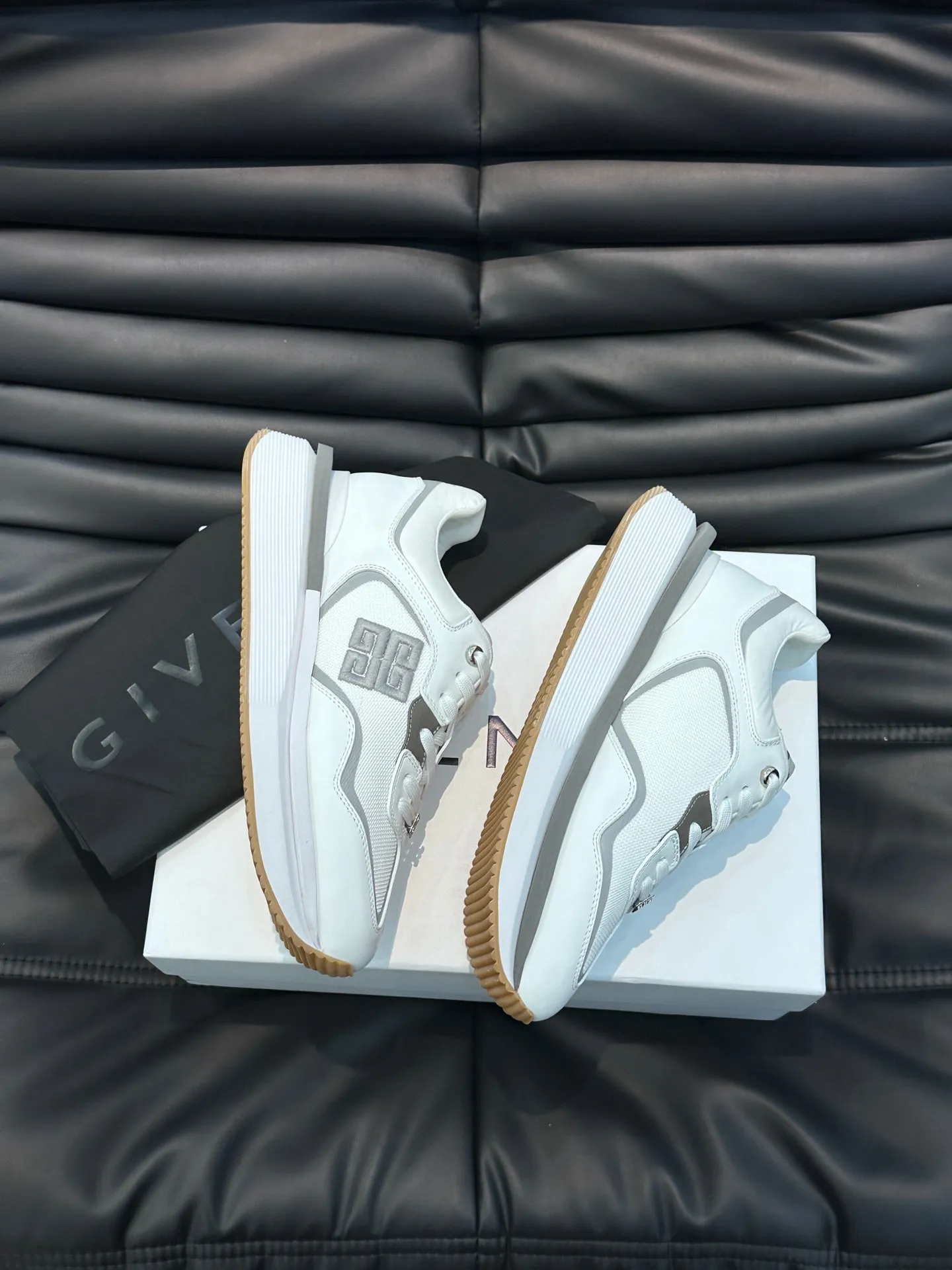 GVC White Sneakers-012