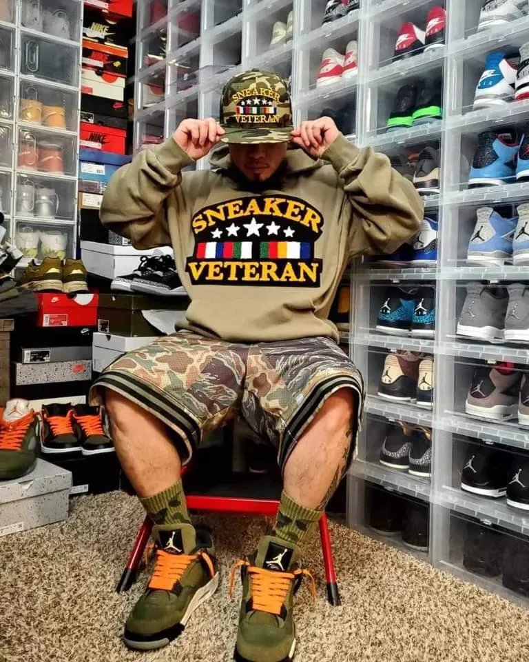 Sneaker Veteran Chenille Patch Olive Hoodie