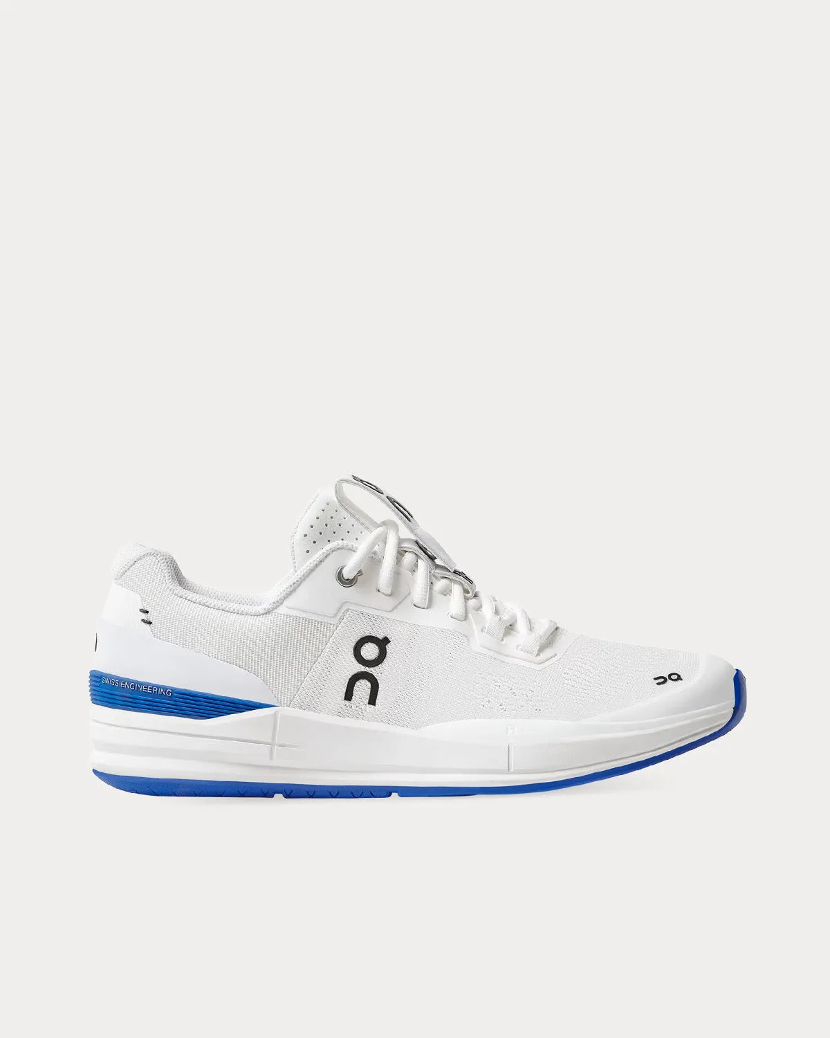 The Roger Pro White / Indigo Low Top Sneakers